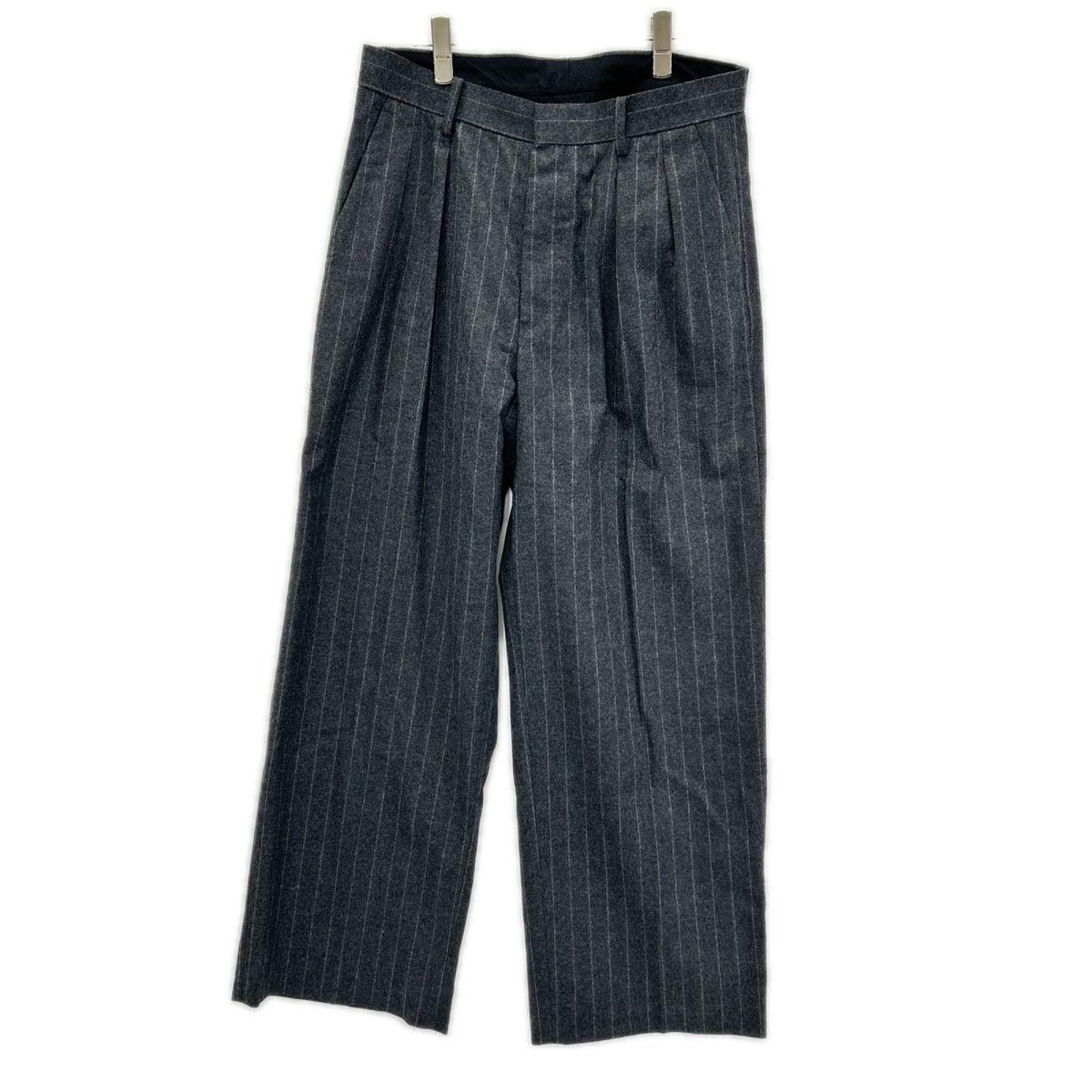 NIKKI ESSENTIAL PIECES ニッキエッセンシャルピーシーズ グレー チョークストライプ 2tuck Wide Tapered Trousers ボトムス