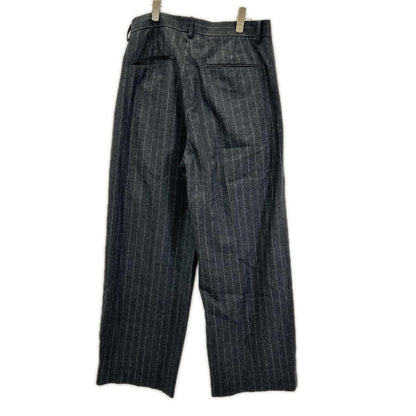 NIKKI ESSENTIAL PIECES ニッキエッセンシャルピーシーズ グレー チョークストライプ 2tuck Wide Tapered Trousers ボトムス