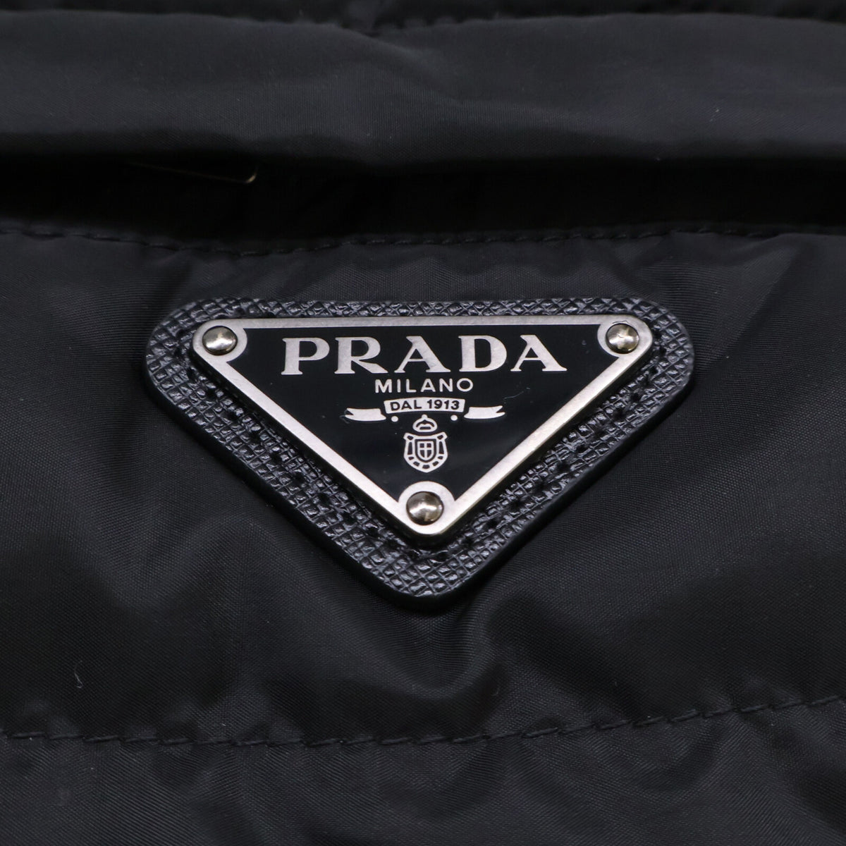 PRADA プラダ 【美品/国内正規/23年製】SGJ191 トライアングルロゴプレート ダウン ベスト