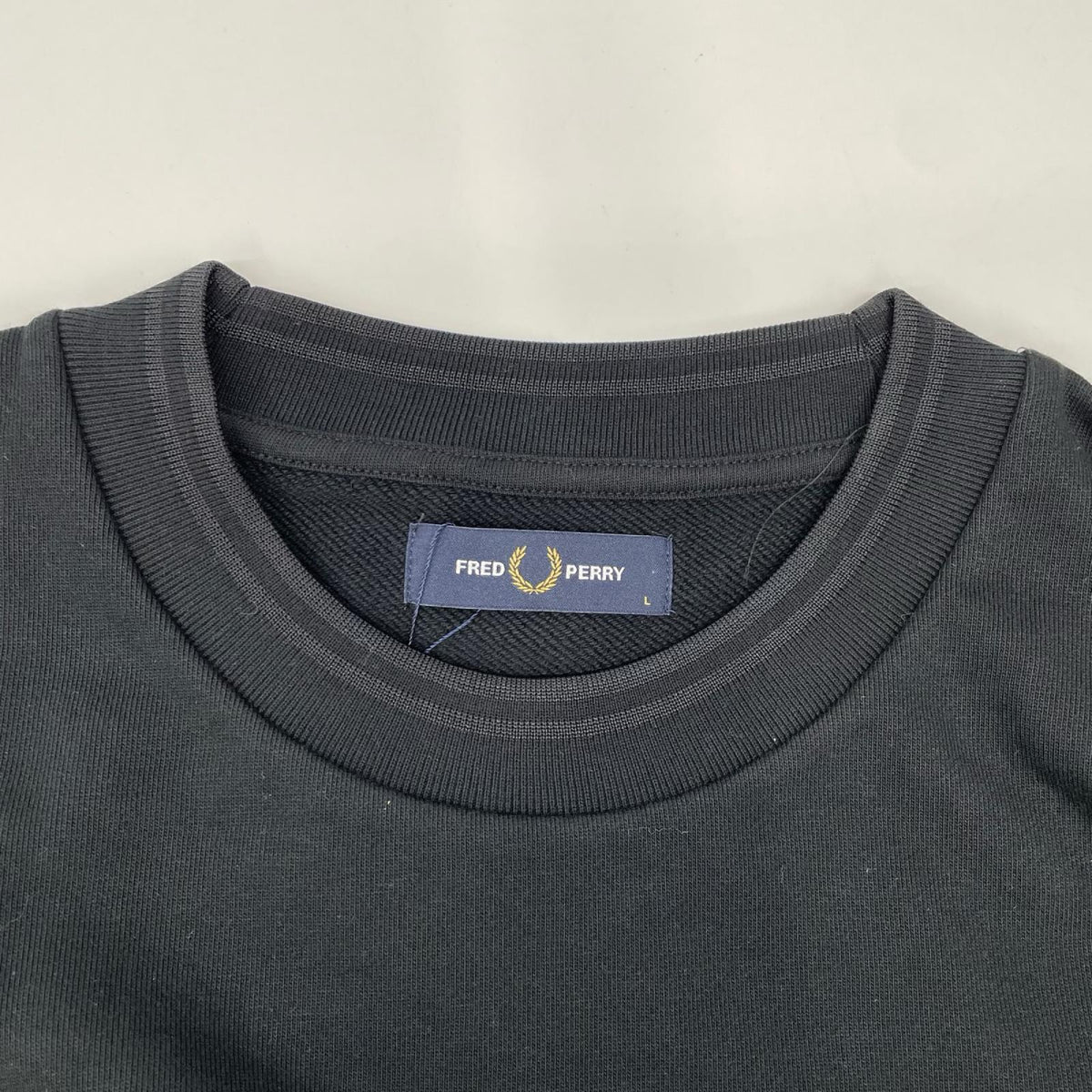 FRED PERRY フレッドペリー M3497 ブラック Oversized Tipped Sweatshirt トップス