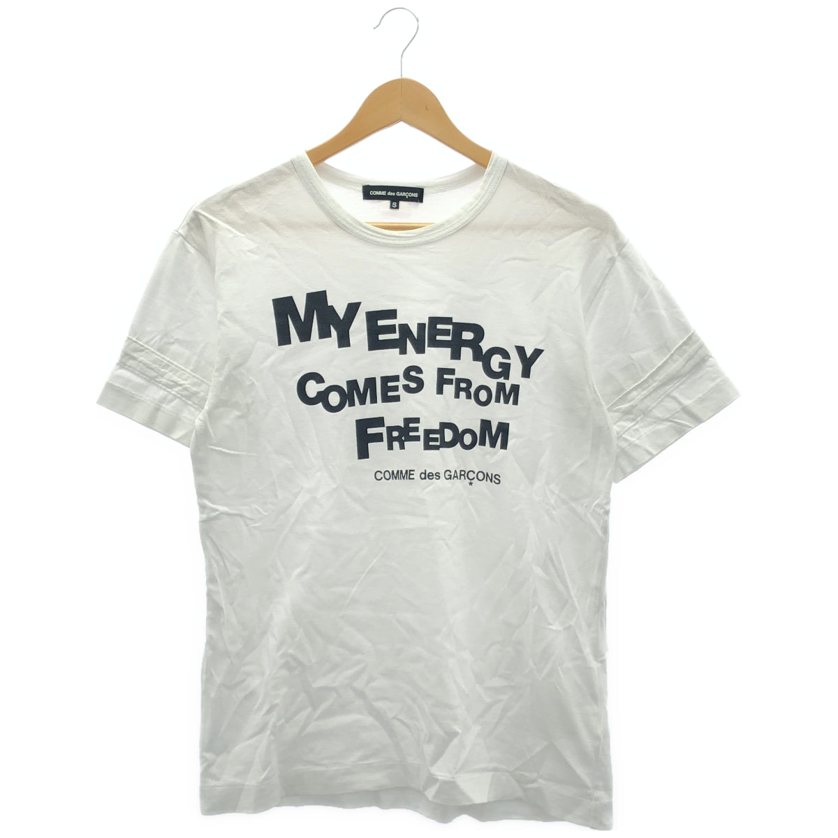 COMMEdesGARCONS コムデギャルソン ホワイト MY ENERGY COMES FROM FREEDOM Tシャツ トップス
