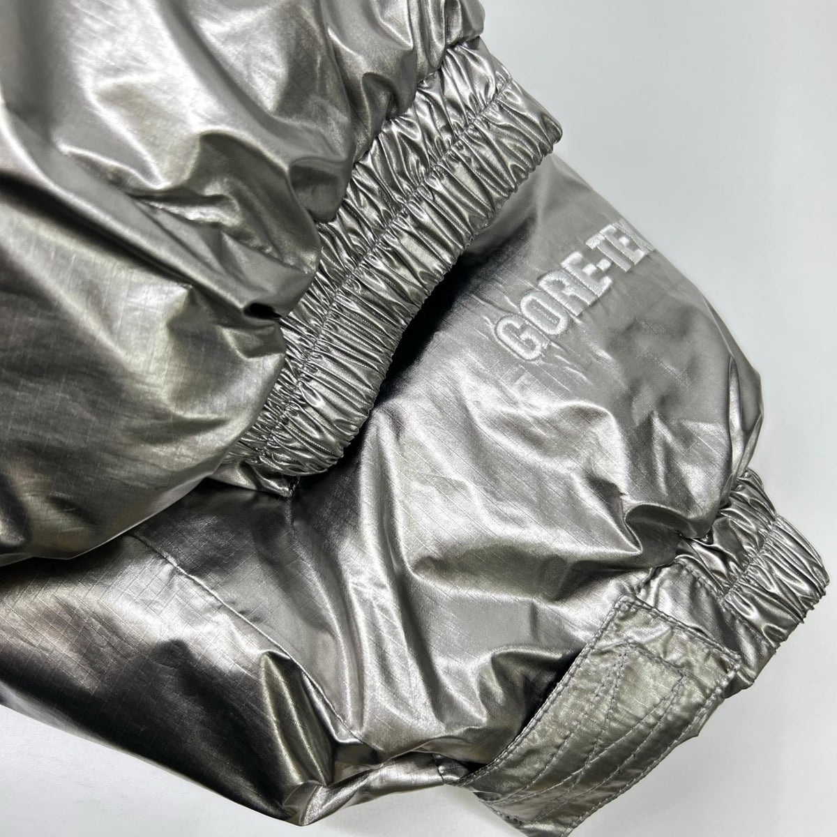 Supreme シュプリーム 22AW シルバー GORE-TEX 700 Fill Down Parka ジャケット