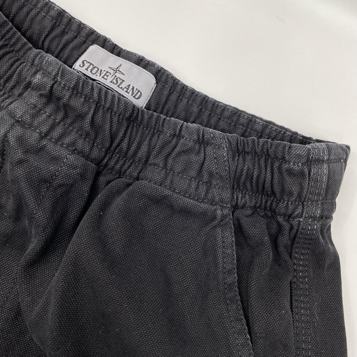 STONE ISLAND ストーンアイランド ブラック Trousers パンツ ボトムス