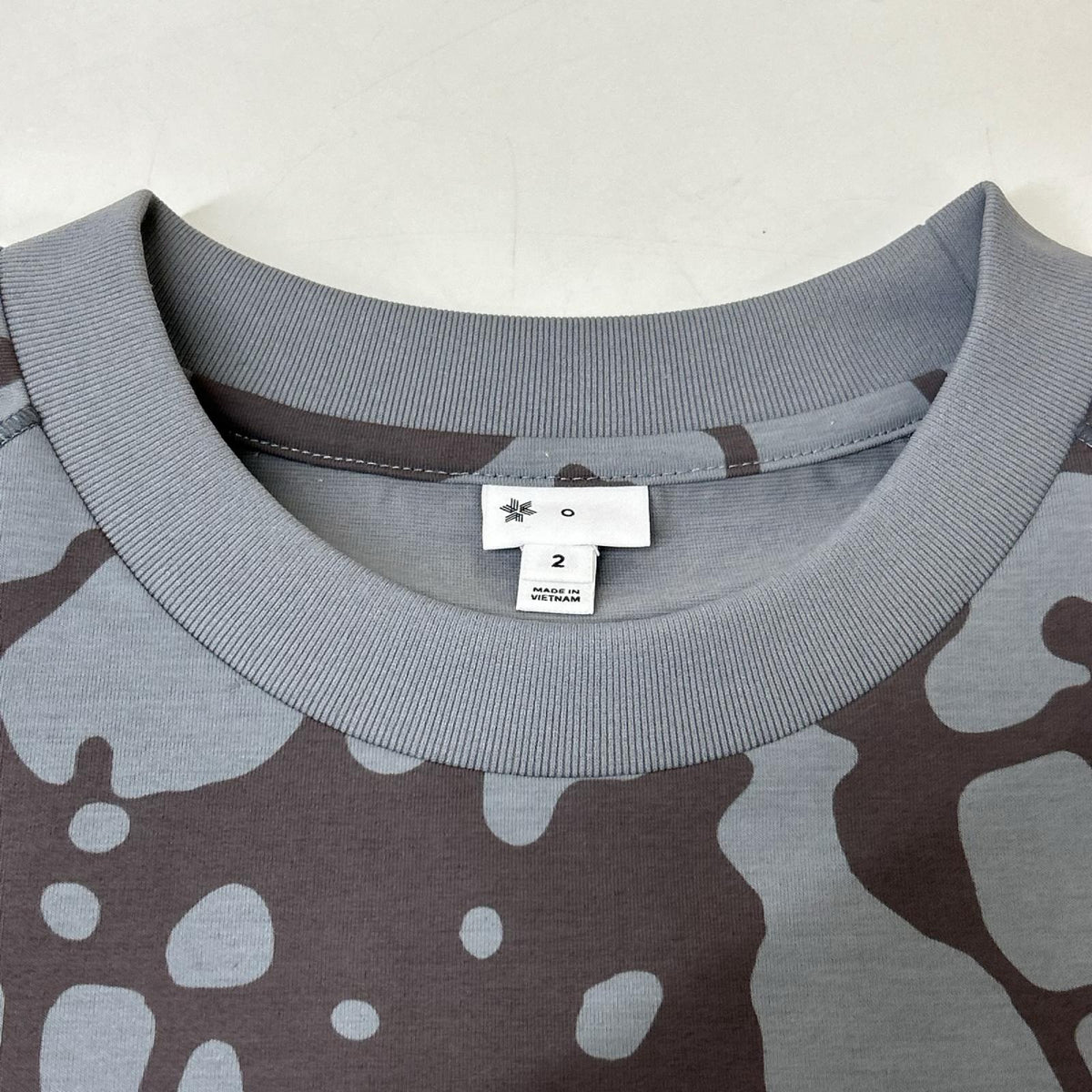 GOLDWIN ゴールドウィン 25SS GZ45109 グレー 総柄 長袖 Tシャツ トップス