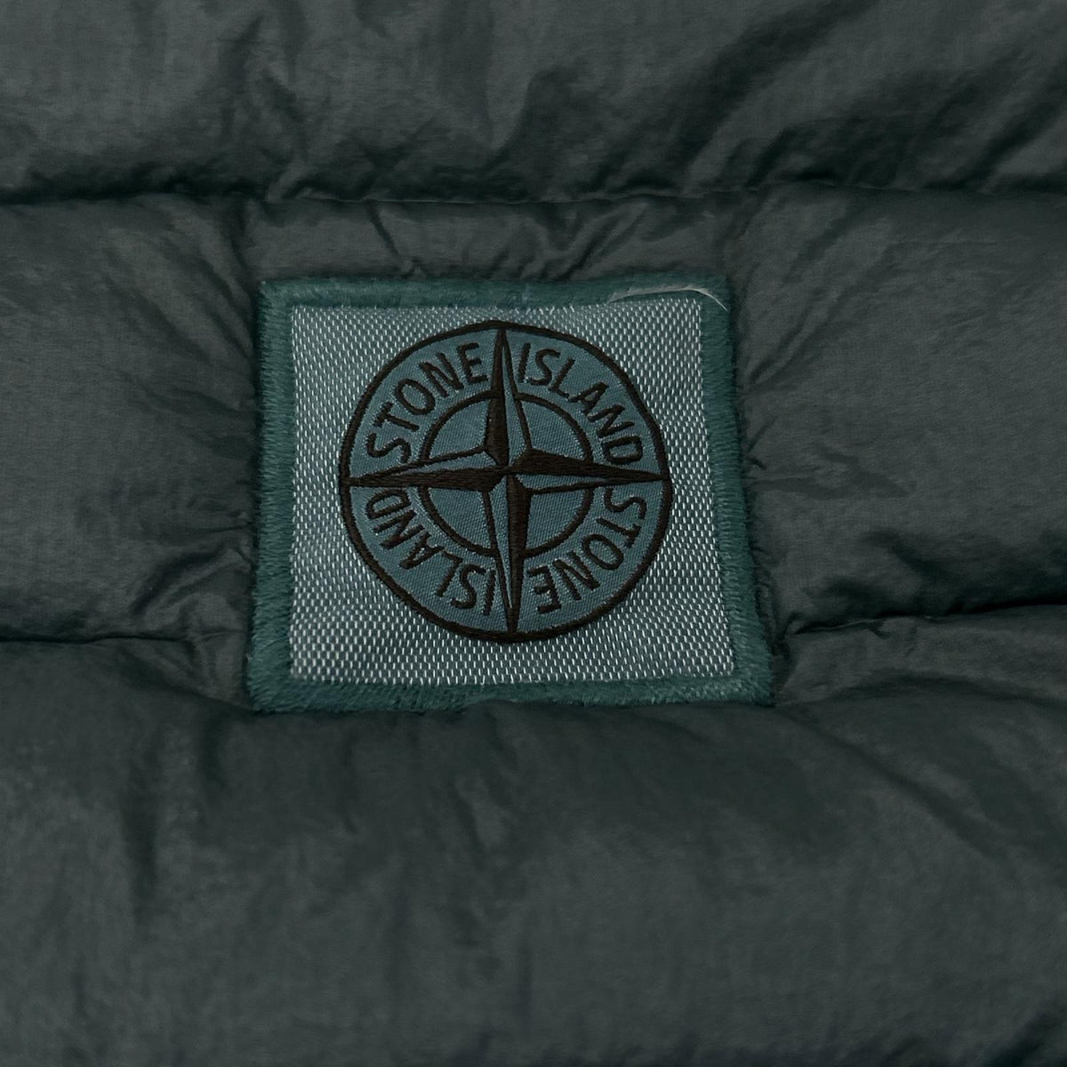 STONE ISLAND ストーンアイランド 7815G0224 グリーン Loom Woven Chambers R-Nylon Down-TC Gilet ベスト