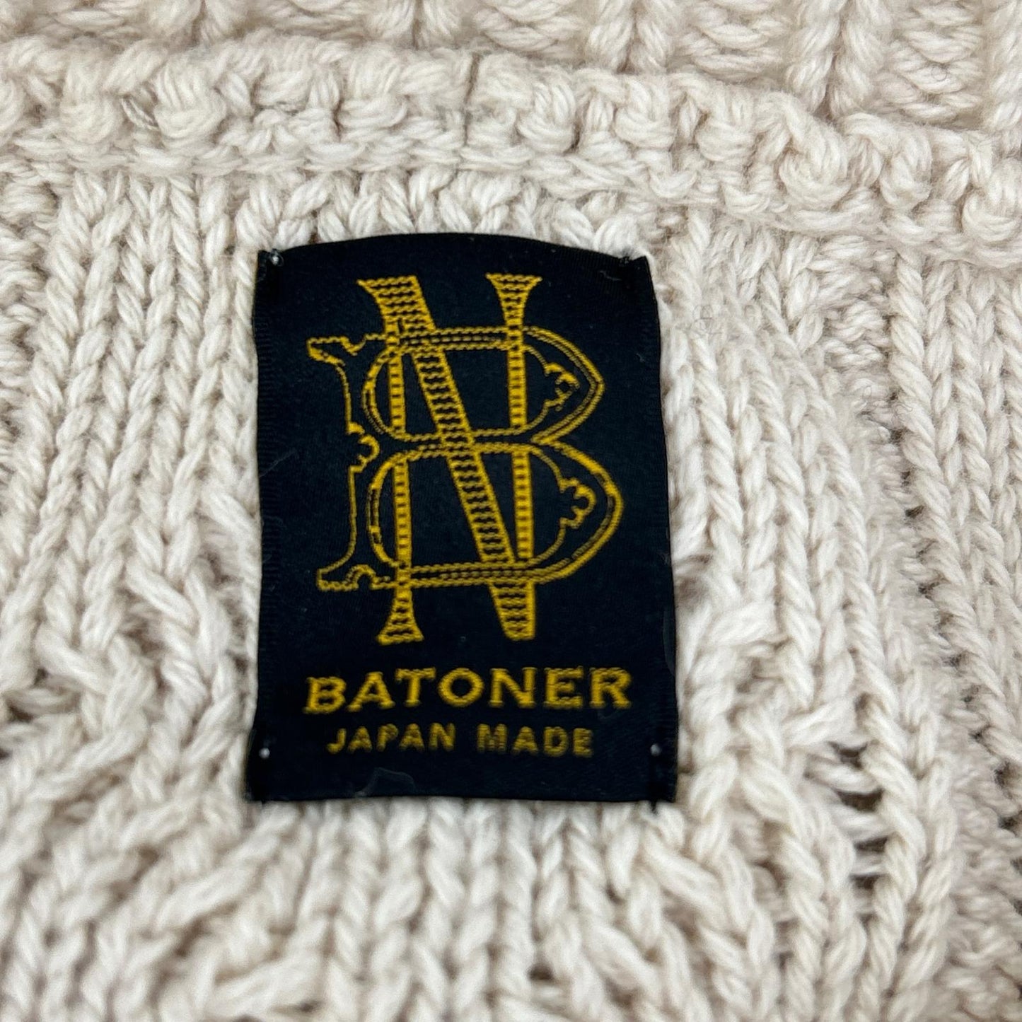 BATONER BN-21SL-006 Beige Different Gauge Cable Crew Neck Top