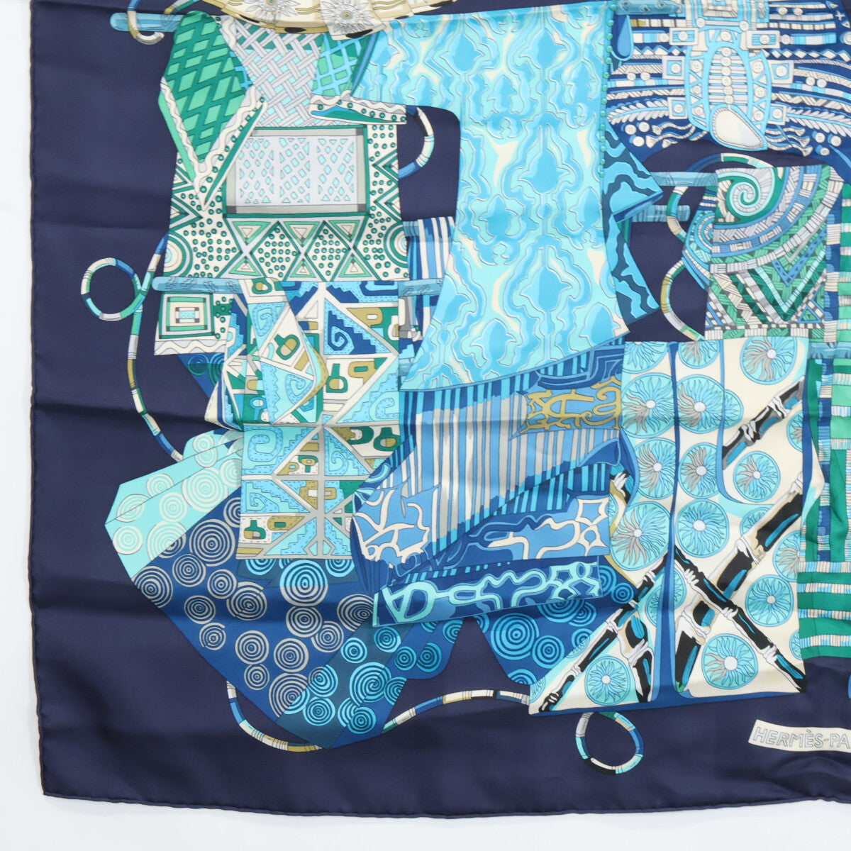 HERMES エルメス 【美品】VOYAGE EN ETOFFES 世界の布地を巡る旅 シルク カレ90 スカーフ