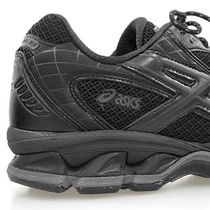 asics アシックス 美品 GEL-NIMBUS ゲル-ニンバス 10.1 スニーカー シューズ メンズ ブラック×グレー 29.0cm 1203A696-001 シューズ