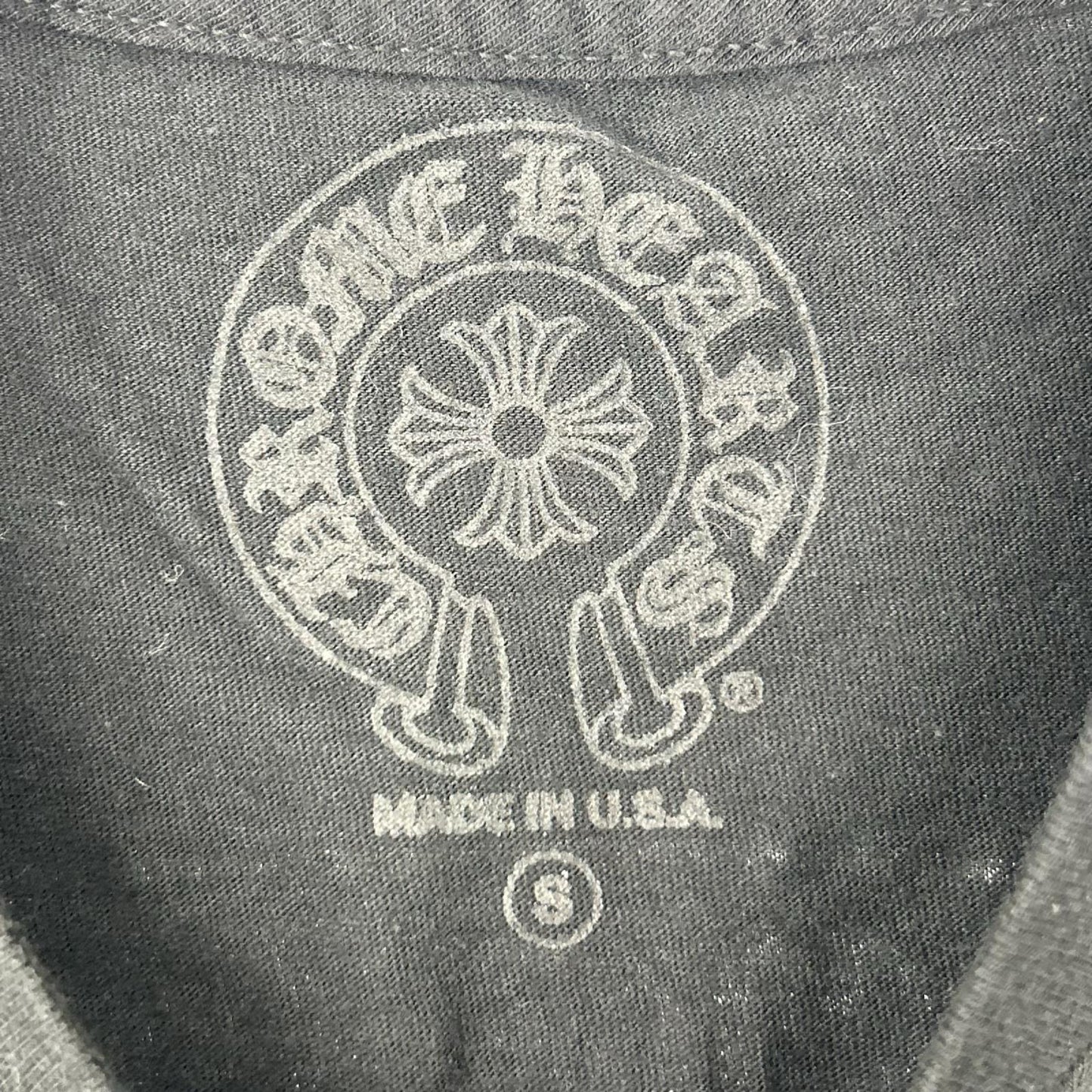 Chrome hearts クロムハーツ ブラック Osaka Scroll Label Logo Tee トップス