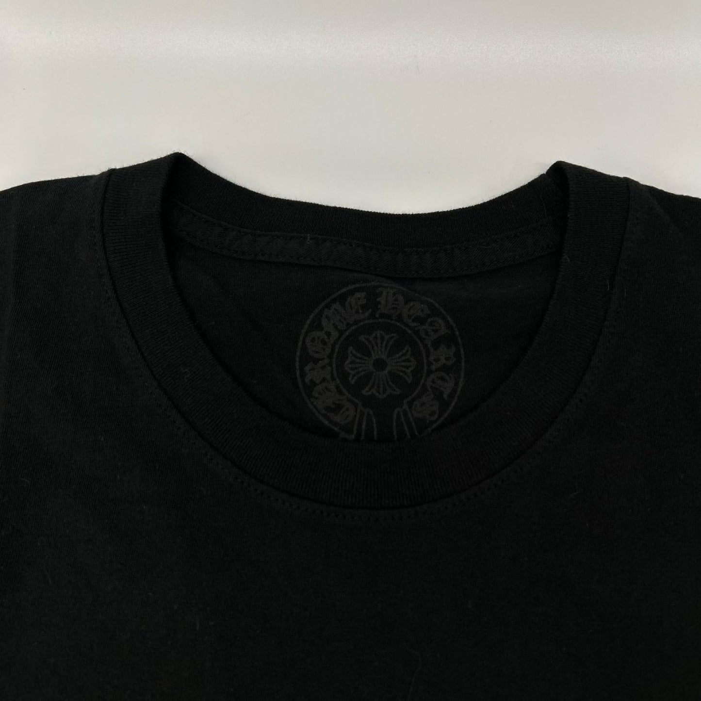 Chrome hearts クロムハーツ ブラック Osaka Scroll Label Logo Tee トップス