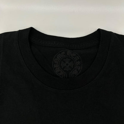 Chrome hearts クロムハーツ ブラック Osaka Scroll Label Logo Tee トップス