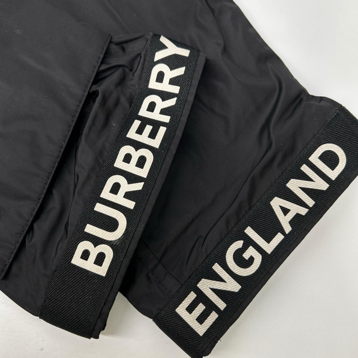 BURBERRY バーバリー 8027690 ブラック ナイロンジャケット ジャケット