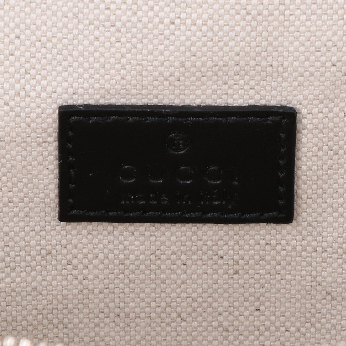 GUCCI グッチ 新品同様 645093 GGエンボスレザー ベルトバッグ ボディバッグ