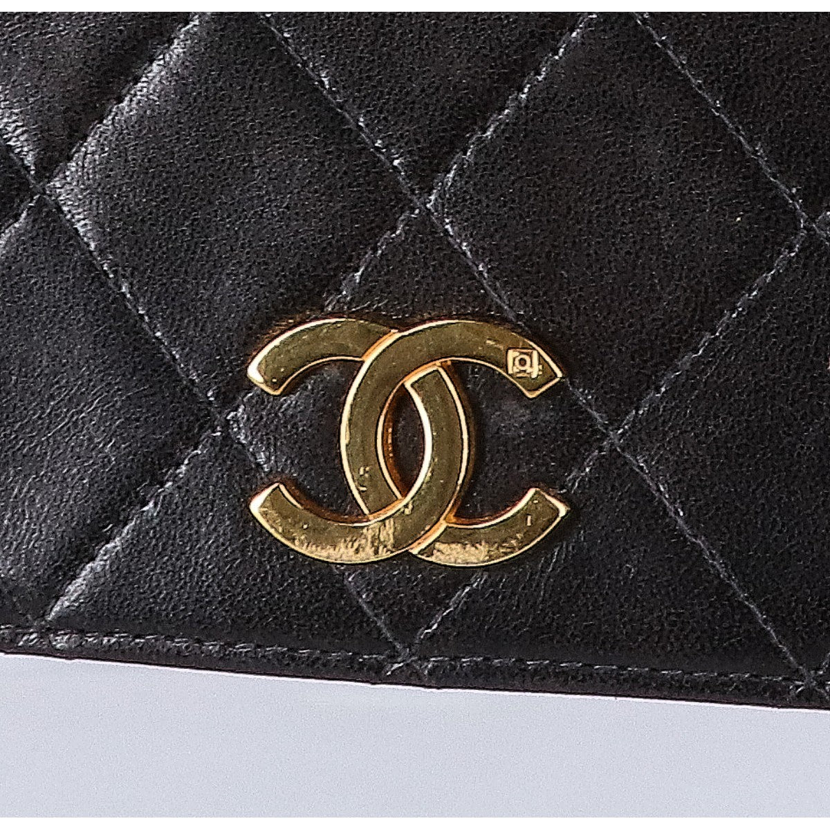 CHANEL シャネル 4番台 プッシュロック ミニマトラッセ チェーン ショルダーバッグ