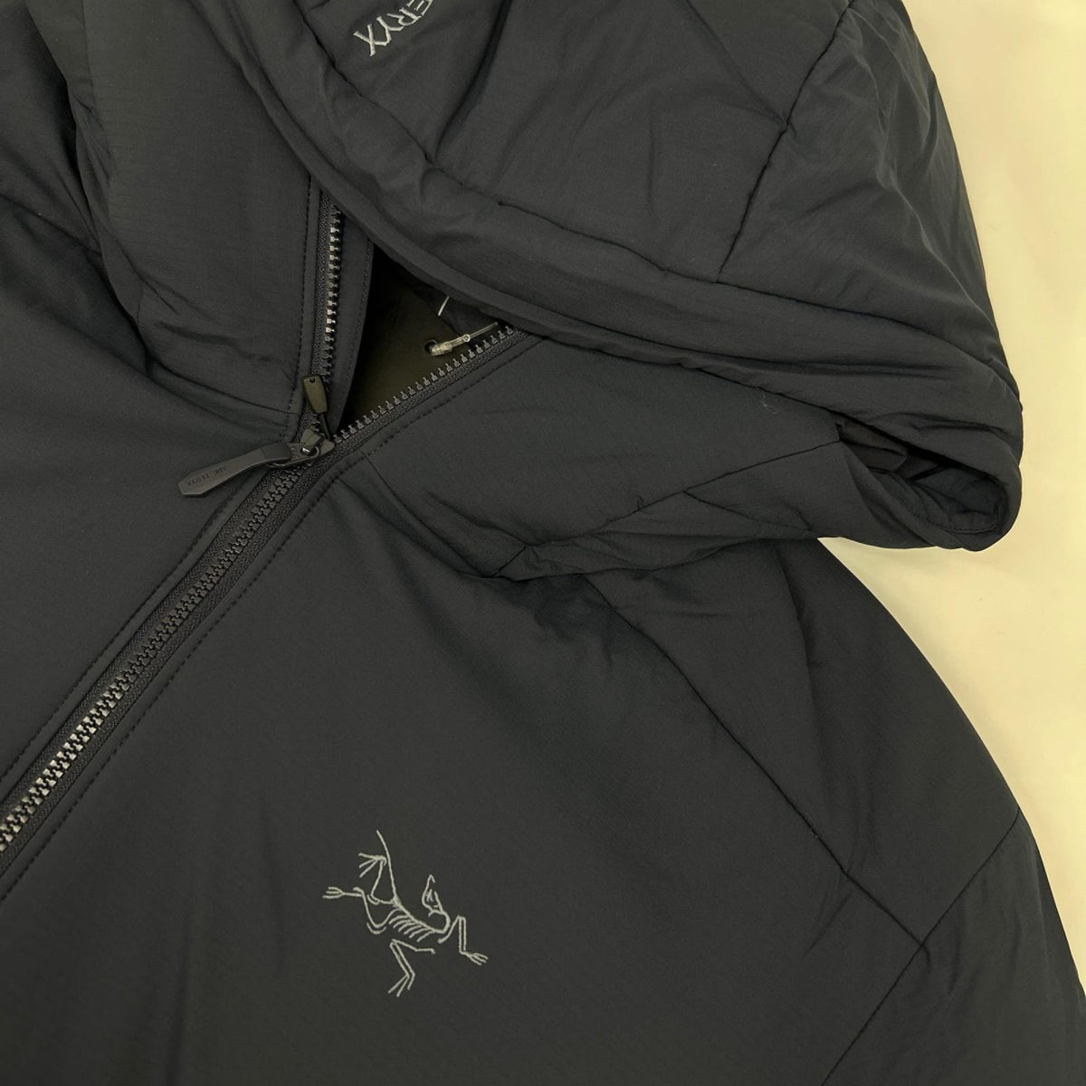 ARC'TERYX アークテリクス 24年製 X000007302 ATOM HEAVY WEIGHT HOODY ジャケット