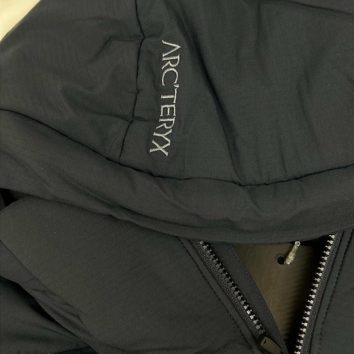 ARC'TERYX アークテリクス 24年製 X000007302 ATOM HEAVY WEIGHT HOODY ジャケット