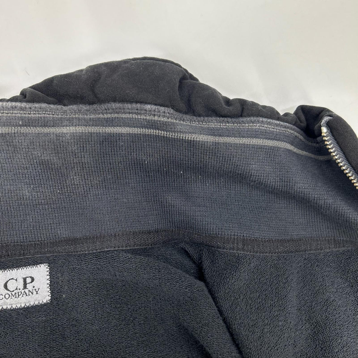 C.P.COMPANY シーピーカンパニー 48186054/1494 ブラック フルジップパーカー トップス