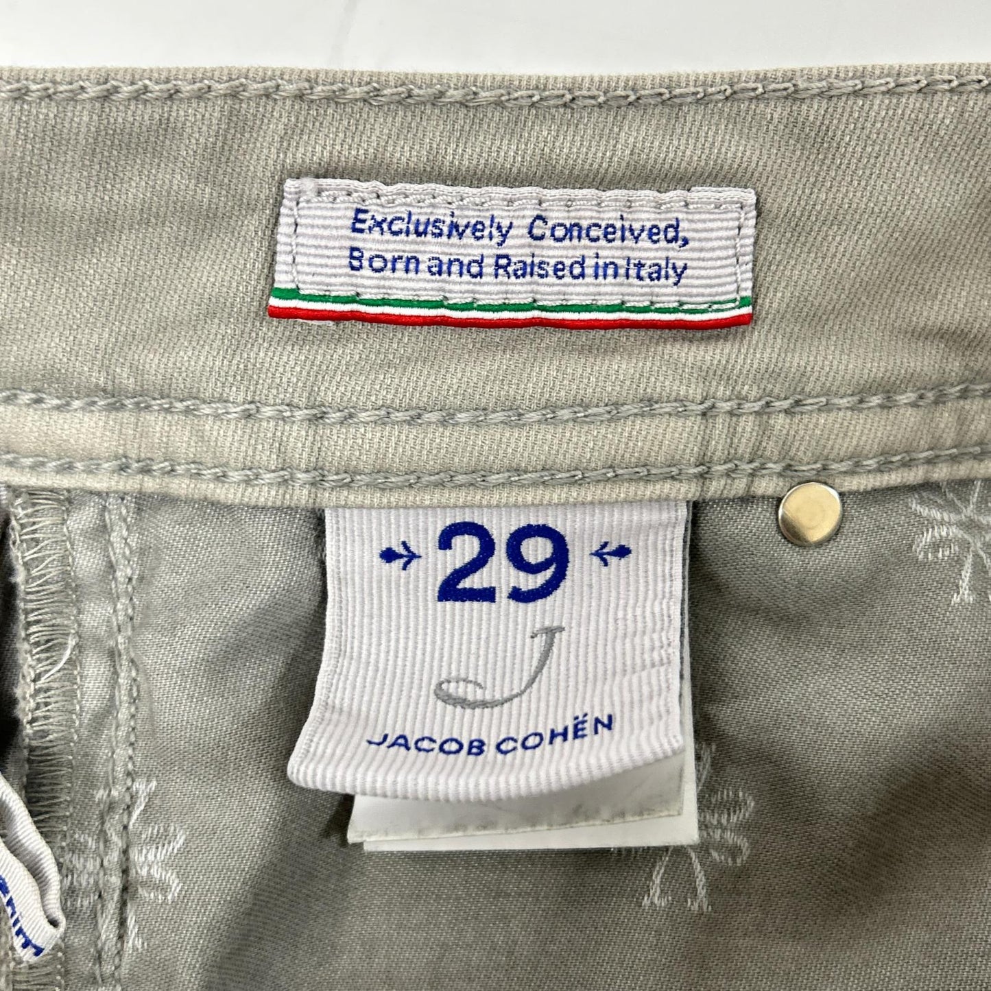JACOB COHEN ヤコブコーエン J6613 COMF グレー ボタンフライ ハーフパンツ ボトムス
