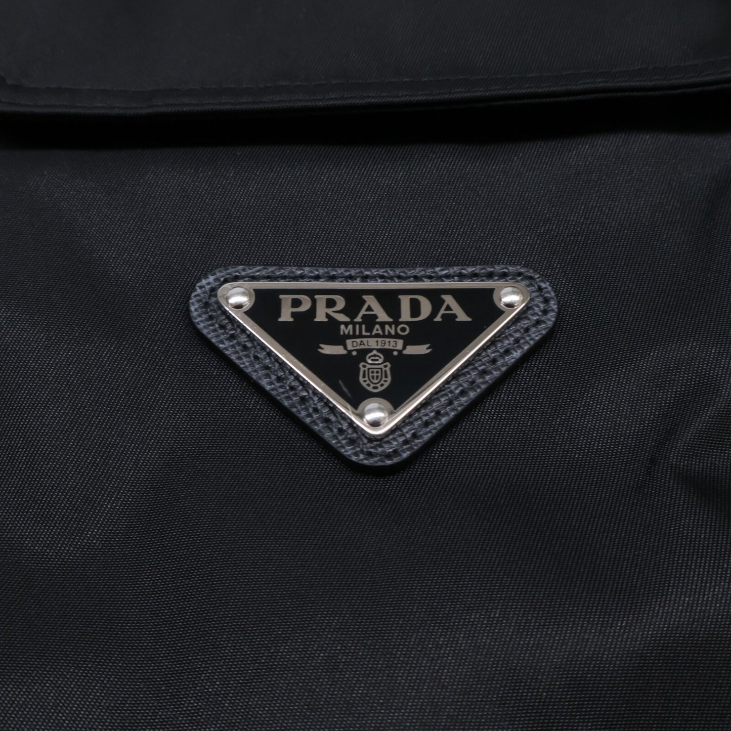 PRADA 普拉达 【美品/国内正品/23年产】UJL35B Re-Nylon 三角徽标牌拼接卫衣/上衣