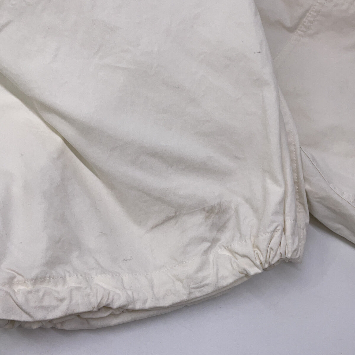 JILSANDER ジルサンダー J21KA0147 24SS ホワイト コットン ニーレングスプリーツ パンツ ボトムス