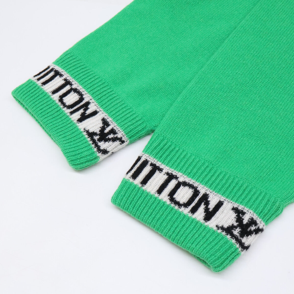 LOUIS VUITTON Louis Vuitton [Mint Condition / Domestic Regular / 23's] RM231Q GK1 HON44W 100% Cashmere Inside-Out Arm Logo Knit Sweater / Top