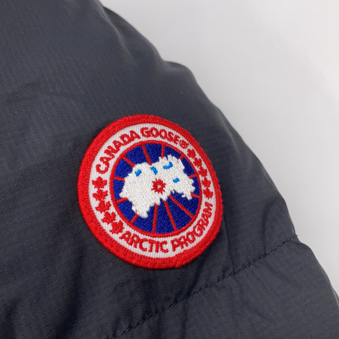 CANADA GOOSE カナダグース 国内正規 5076M ARMSTORNG HOODY アームストロングフーディ ダウンジャケット ジャケット