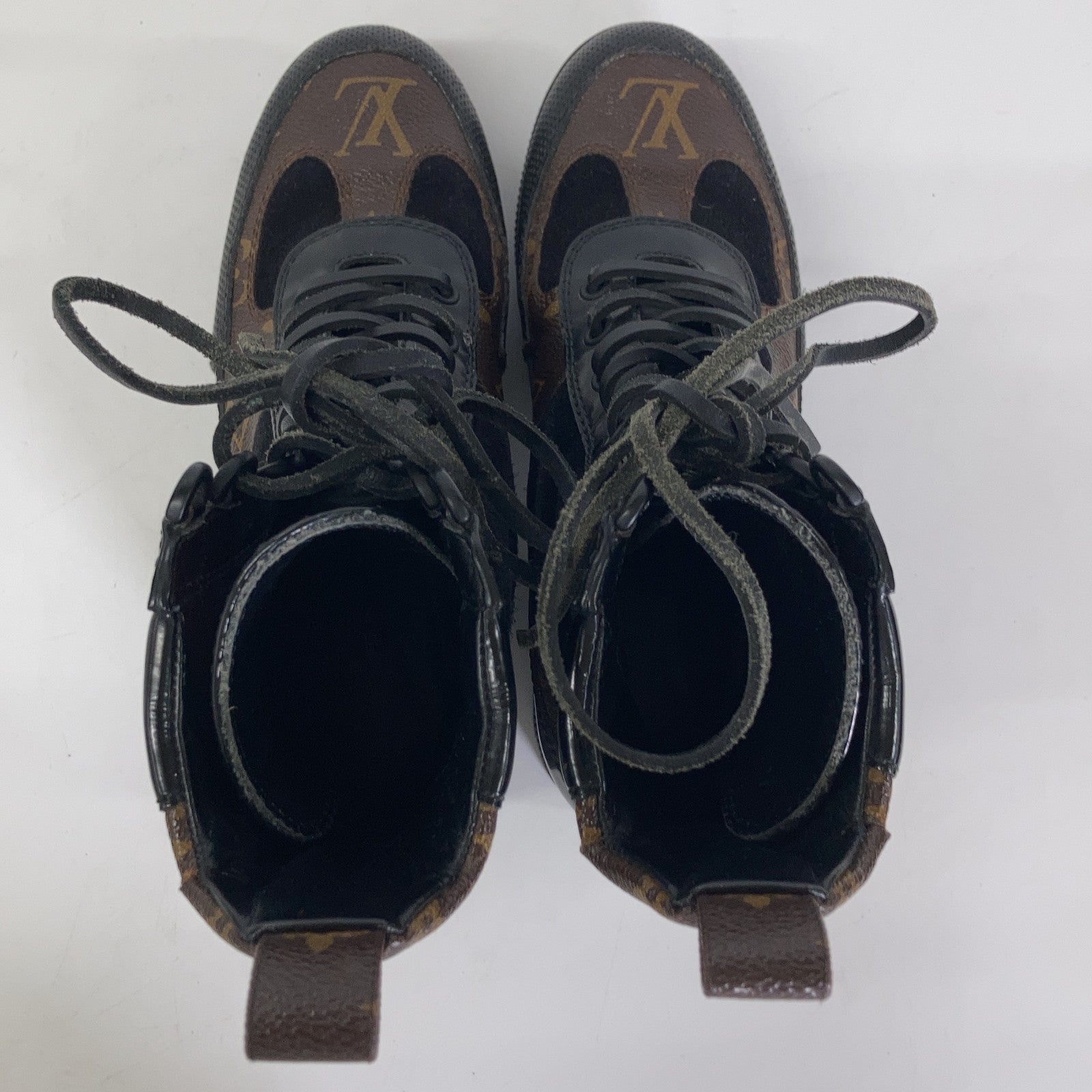 LOUIS VUITTON ルイヴィトン ワールドツアーライン ローリエート ワッペン アンクルブーツ シューズ