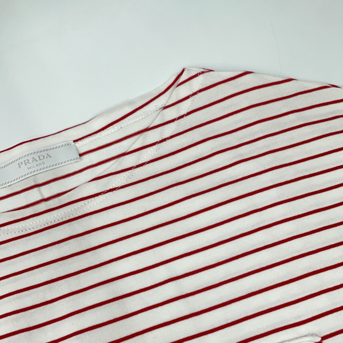 PRADA 21SS UJN814 White x Red Border Triangle Logo Oversized T-shirt Top