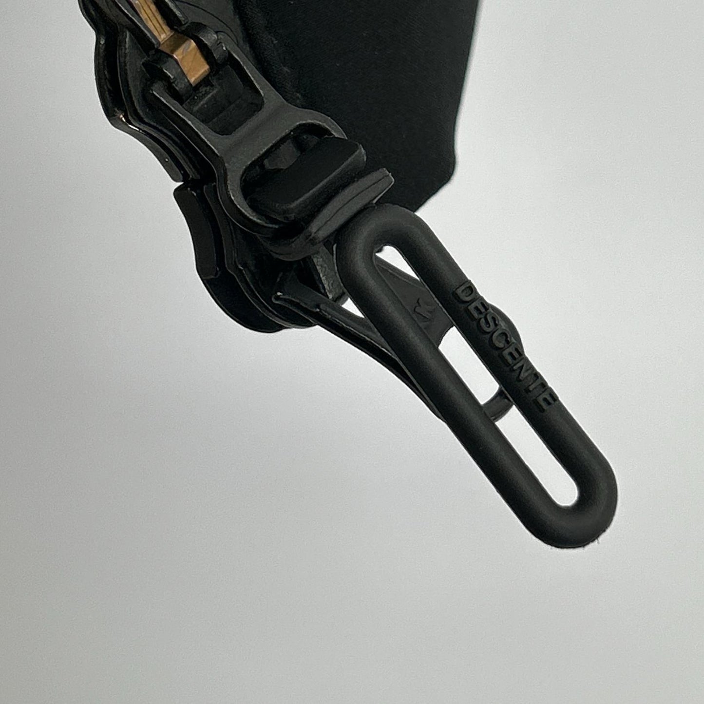 DESCENTE デサント DAMQGK30U 水沢ﾀﾞｳﾝ ﾌﾞﾗｯｸ ｵﾙﾃﾗｲﾝ ﾏｳﾝﾃﾆｱ ﾀﾞｳﾝｼﾞｬｹｯﾄ ジャケット L