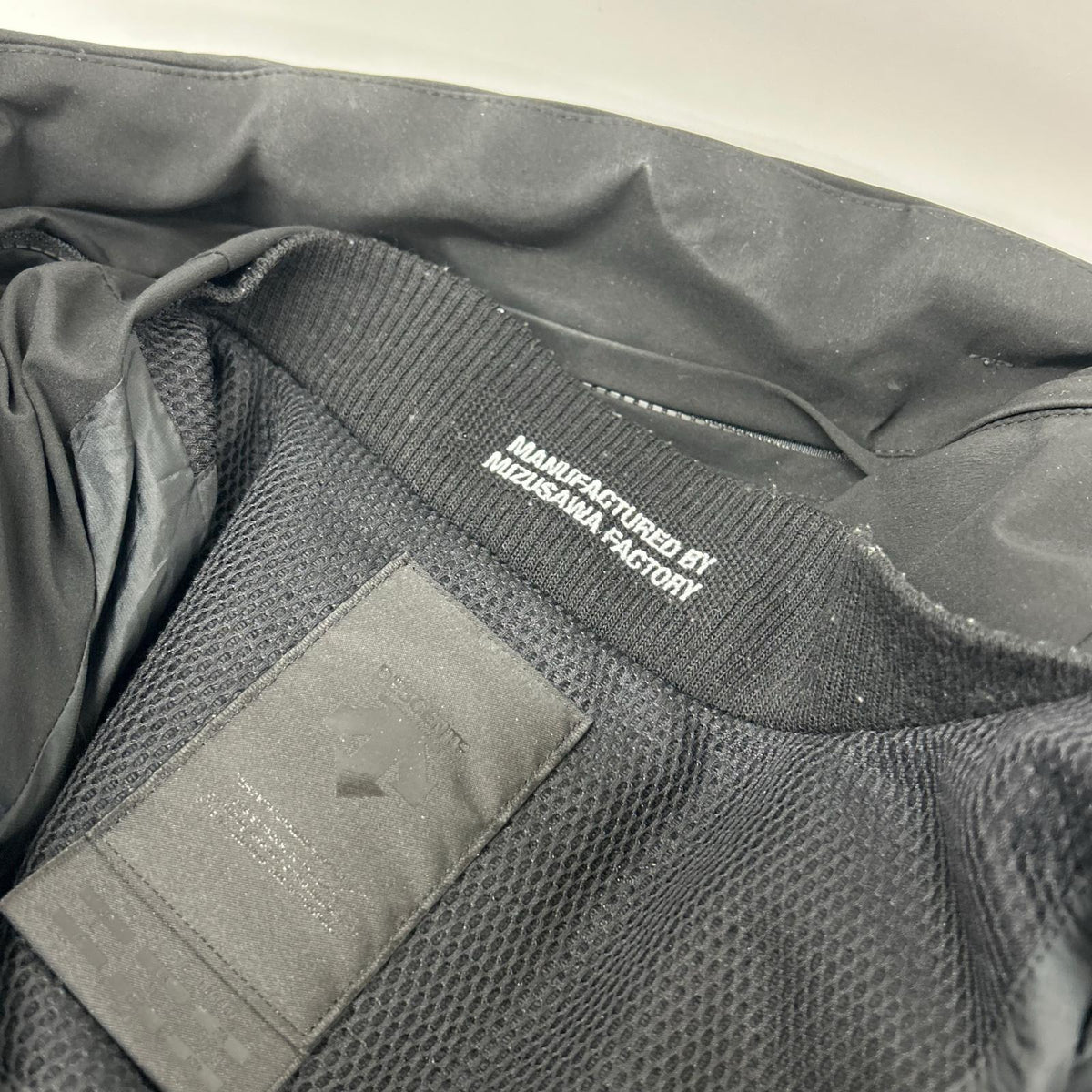 DESCENTE デサント DAMQGK30U Mizusawa Down Black Allterrain Mountaineer Down Jacket Jacket