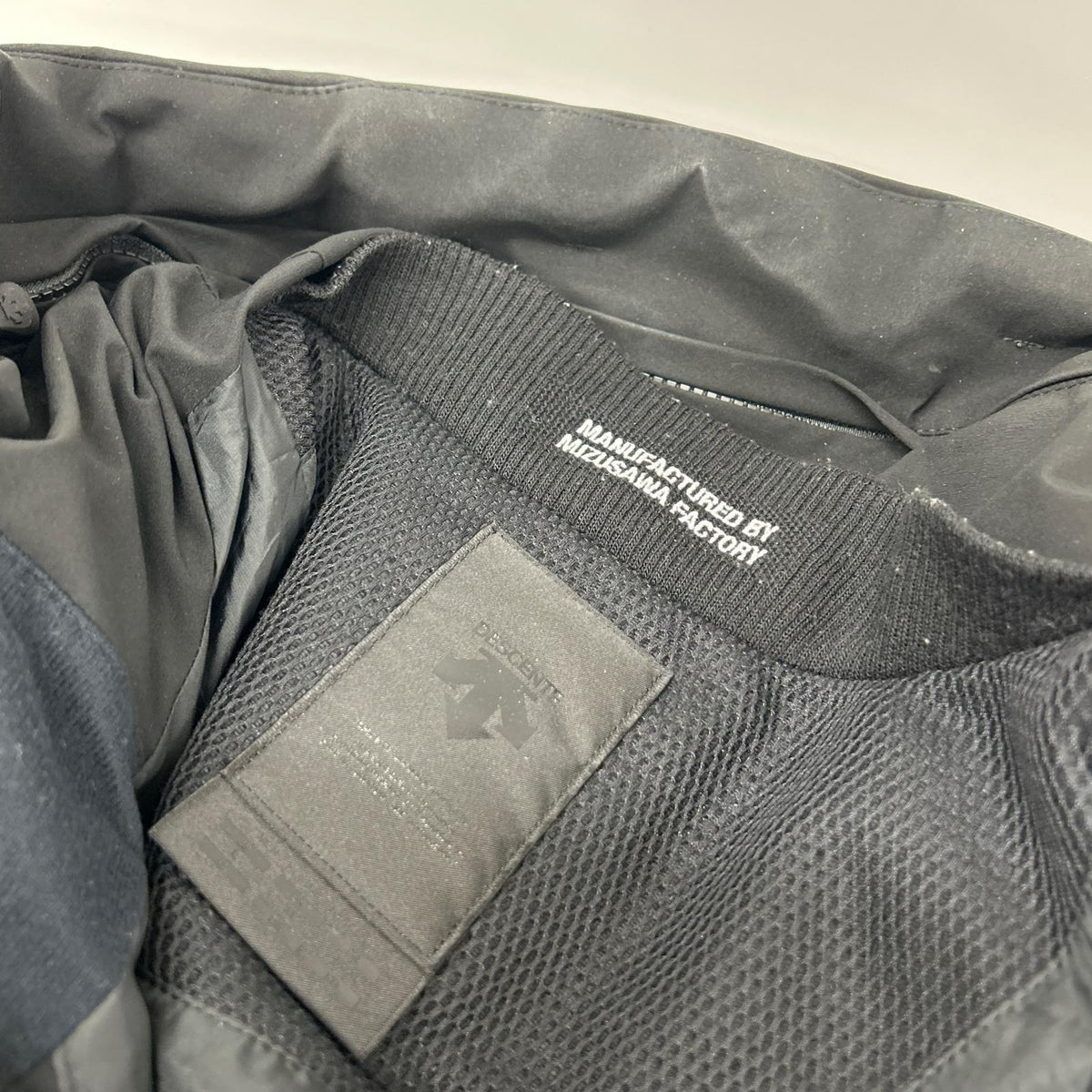 DESCENTE デサント DAMQGK30U Mizusawa Down Black Allterrain Mountaineer Down Jacket Jacket