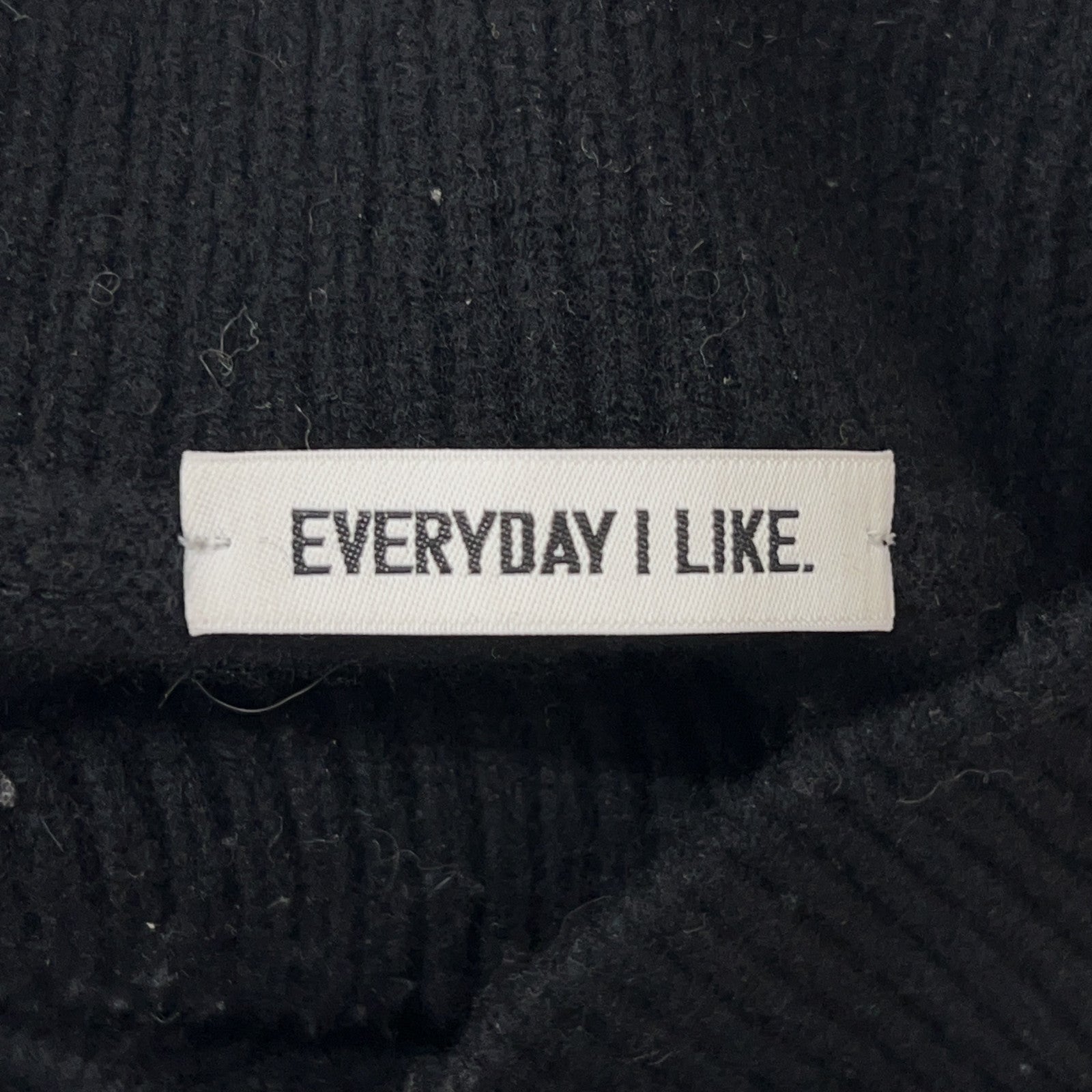 EVERY DAY I LIKE EVERYDAY I LIKE Black Aries Turtleneck Pullover Top F Ladies