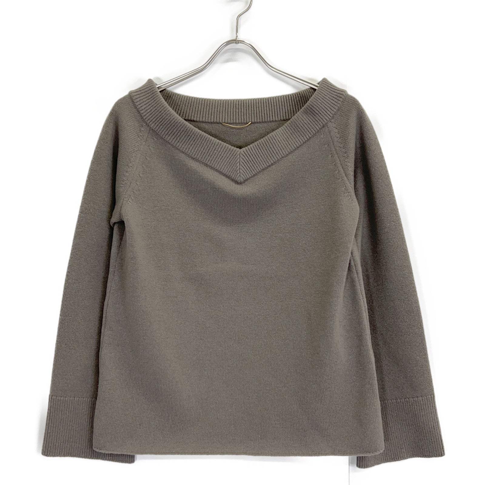2e MUSEE D'UJI De Deuxieme Musee d'Uji Brown 100% Wool Mid-Gauge V-Neck Knit Top