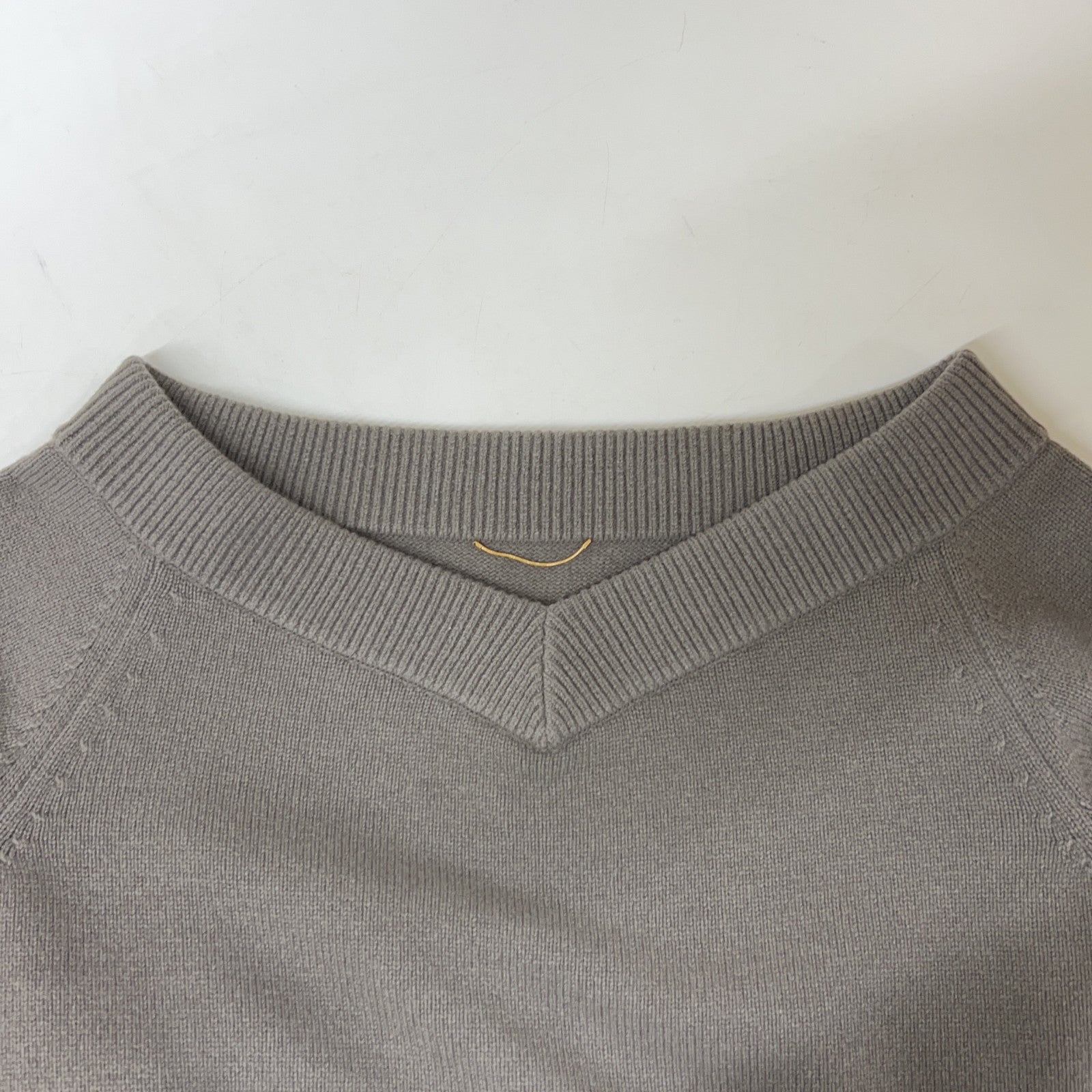 2e MUSEE D'UJI De Deuxieme Musee d'Uji Brown 100% Wool Mid-Gauge V-Neck Knit Top