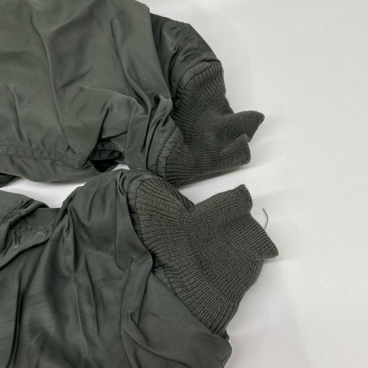 ALPHA INDUSTRIES アルファインダストリーズ カーキ B-15D 50s復刻 フライトジャケット ジャケット