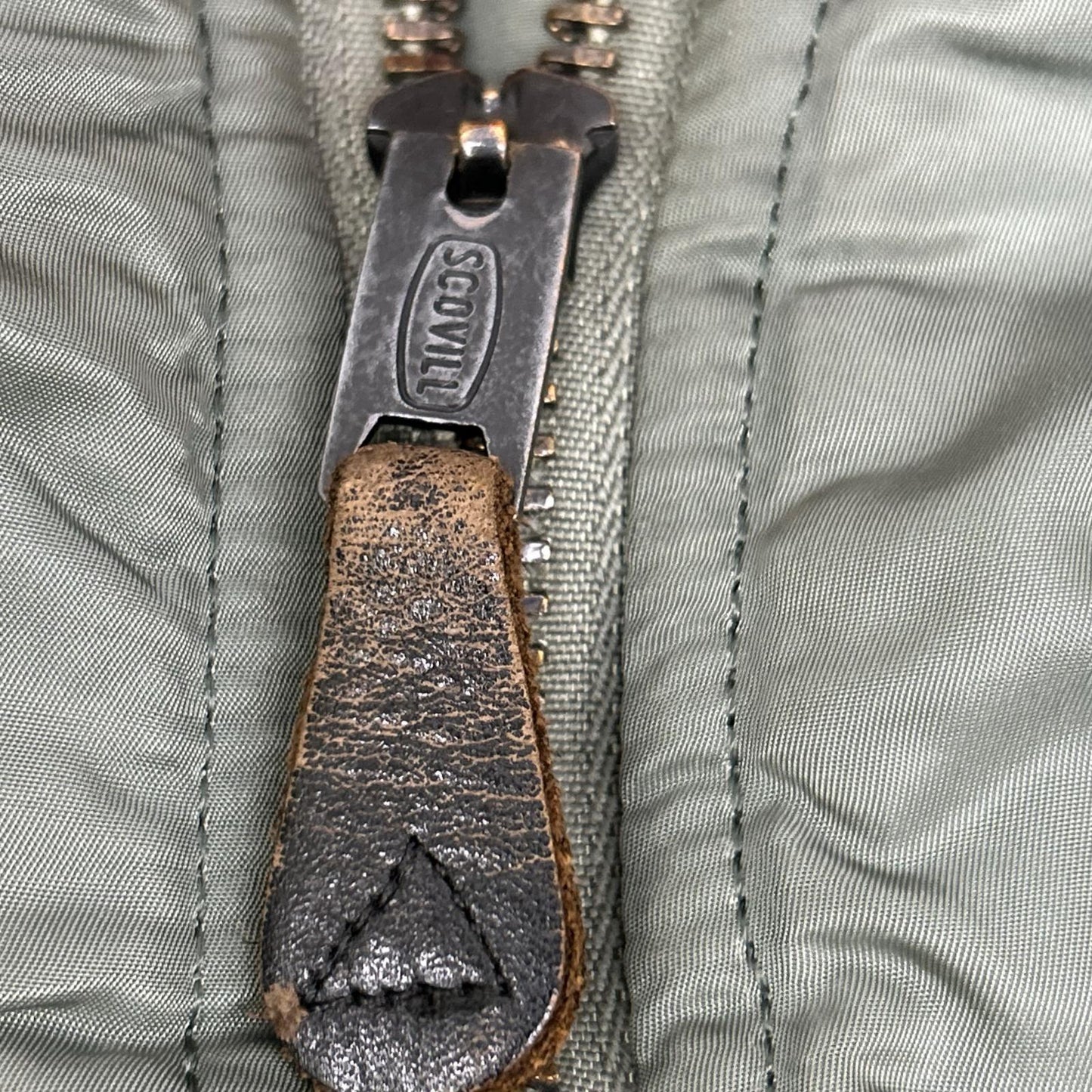 ALPHA INDUSTRIES アルファインダストリーズ カーキ MA-1 1968年復刻 パッチ付き フライトジャケット ジャケット