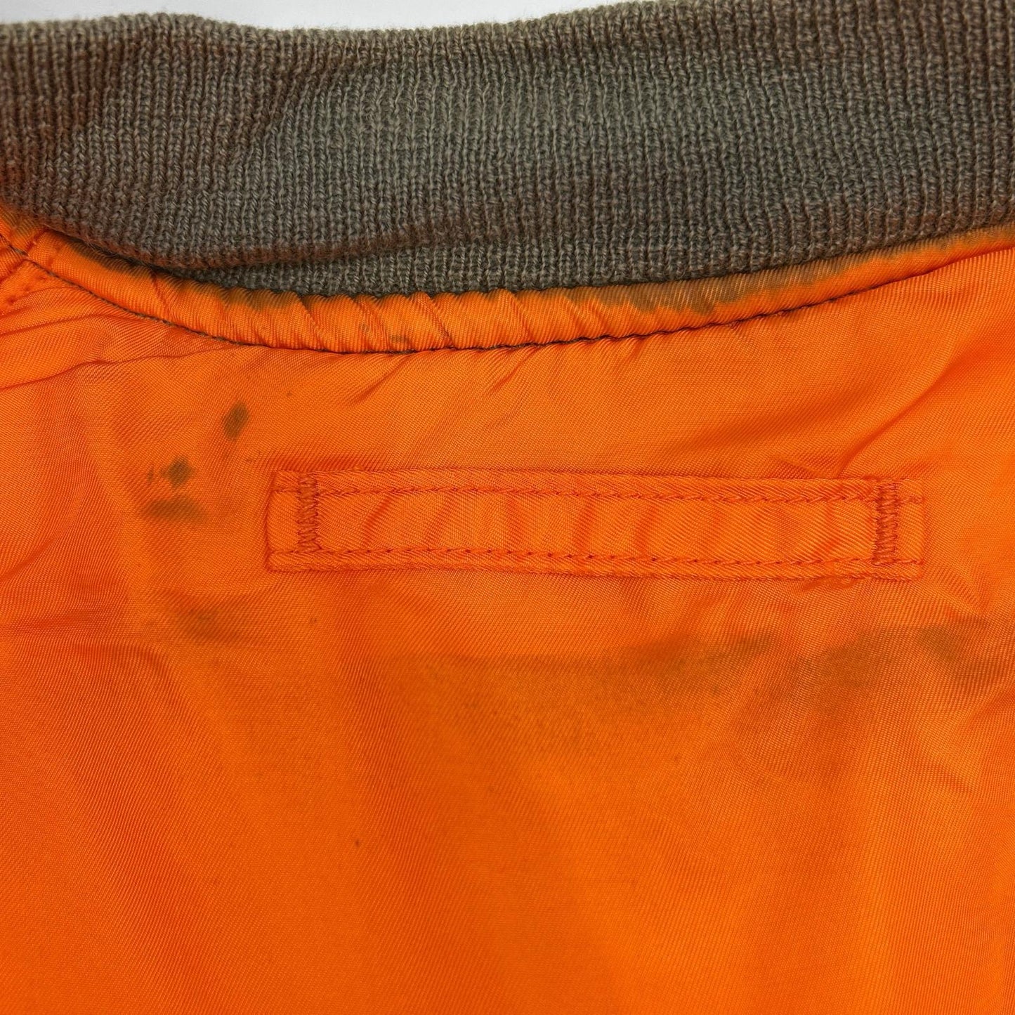 ALPHA INDUSTRIES アルファインダストリーズ カーキ MA-1 1968年復刻 パッチ付き フライトジャケット ジャケット