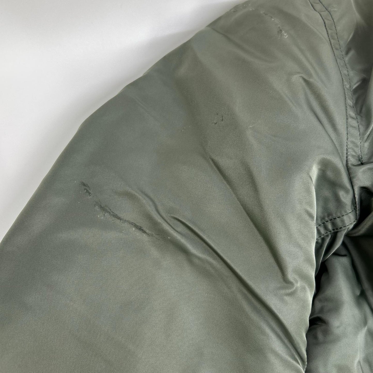 ALPHA INDUSTRIES アルファインダストリーズ カーキ MA-1 1968年復刻 パッチ付き フライトジャケット ジャケット