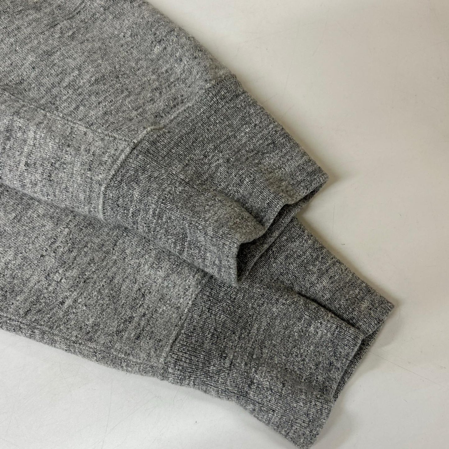 C.P.COMPANY C.P.公司 24AW 灰色 徽标 抓绒连帽卫衣 上衣