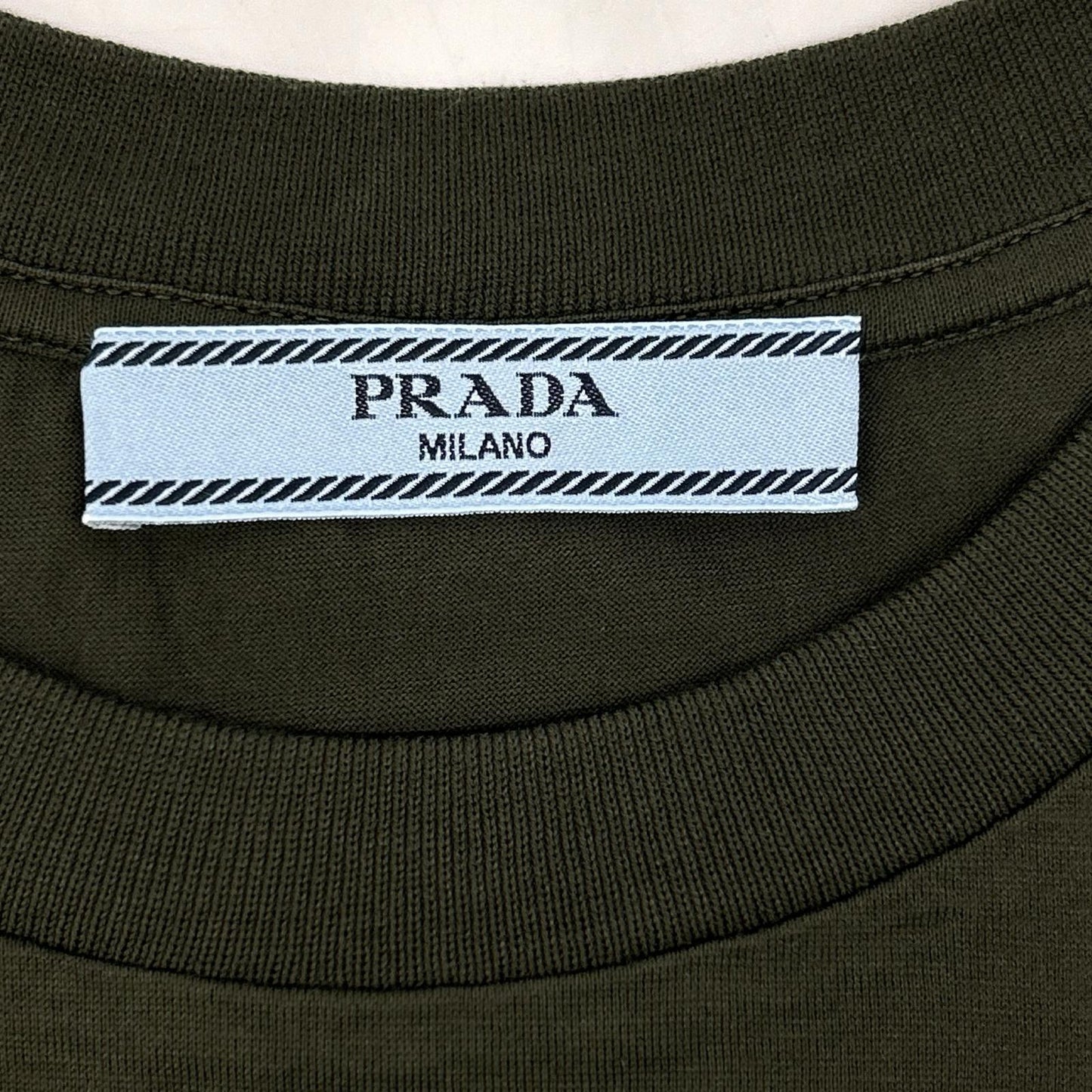 PRADA プラダ 19年製 135520 カーキ コットンTシャツ トップス