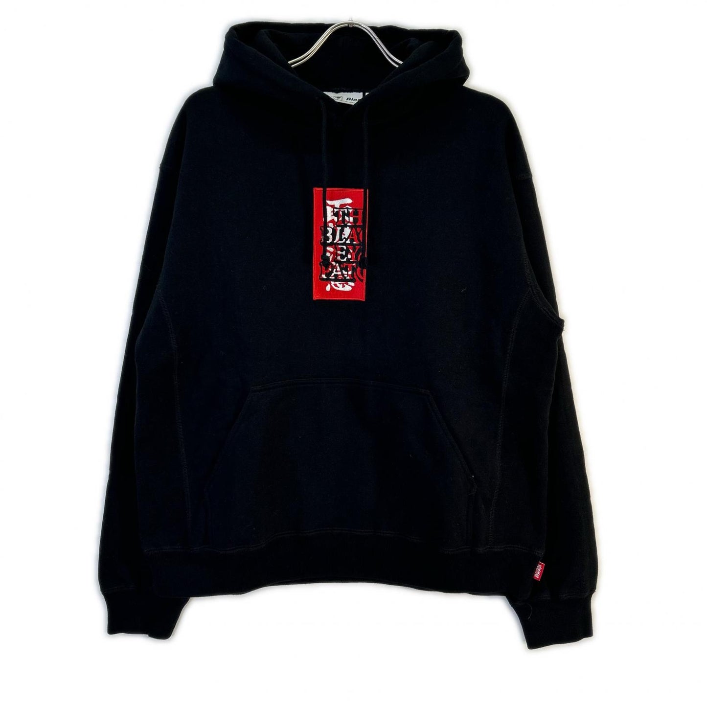 THE BLACK EYE PATCH ブラックアイパッチ ブラック 刺繍 取扱注意 LABEL HOODIE SWEATSHIRT パーカー トップス