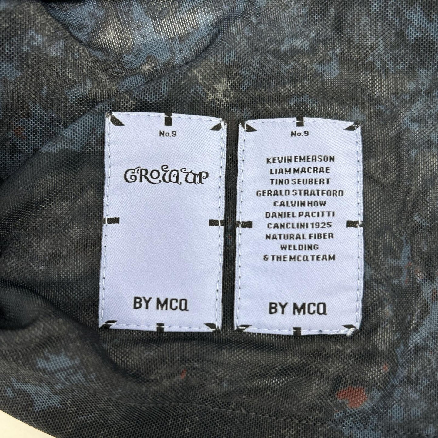 【BY MCQ】ﾈｲﾋﾞｰ 総柄 ｼｱｰ ｵｰﾌﾟﾝｶﾗｰ ｼｬﾂ トップス レディース