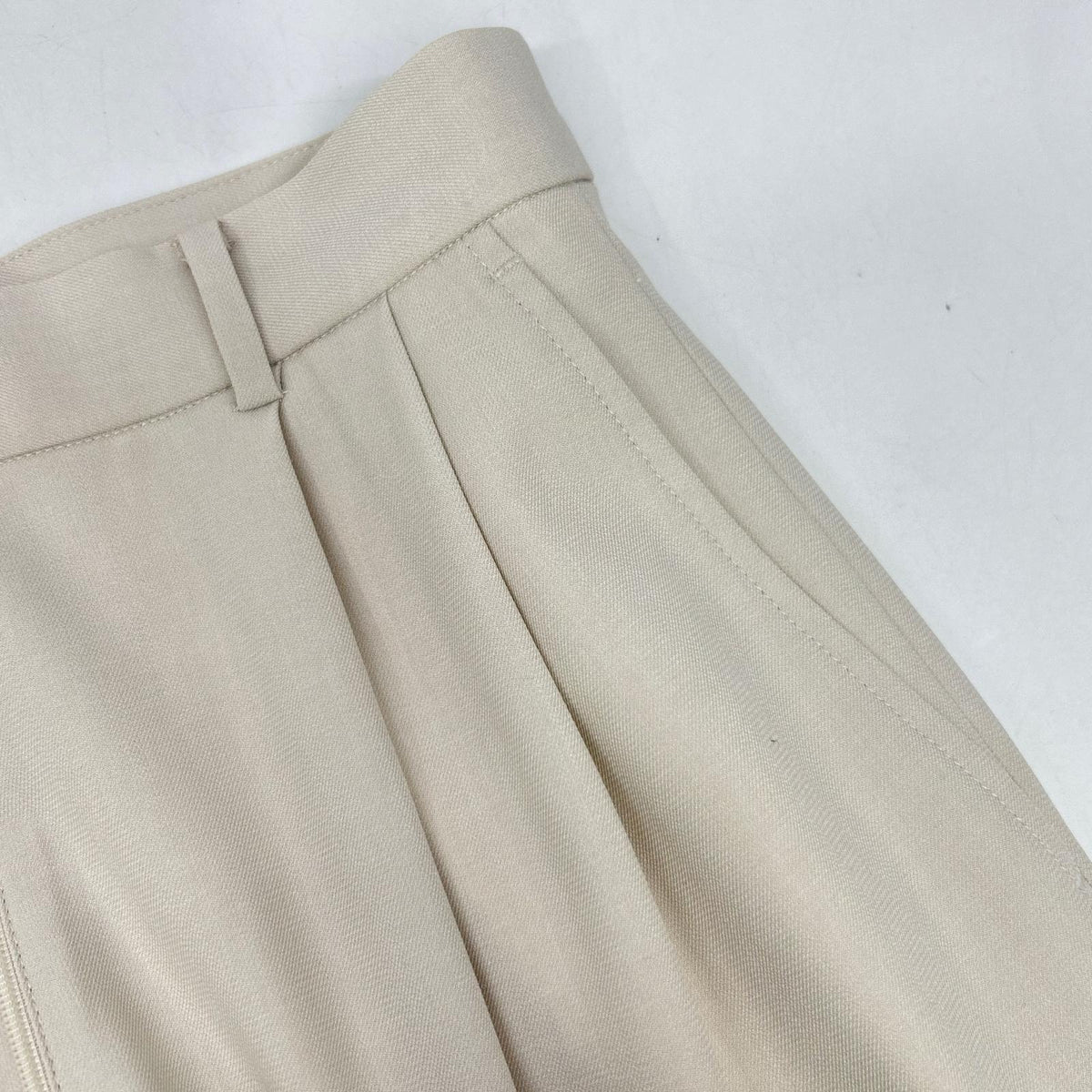 CLANE Clane 19110-7202 25AW Ivory BASIC TUCK PANTS Bottoms