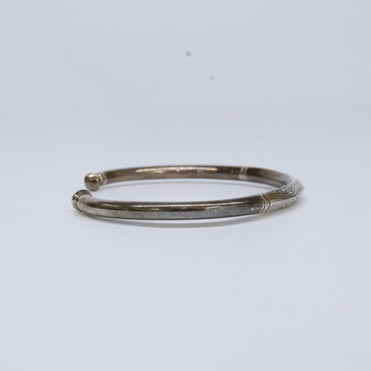 Suman Dhakhwa スーマンダックワ SD-B58 925 Square Leaf Carving Cuff