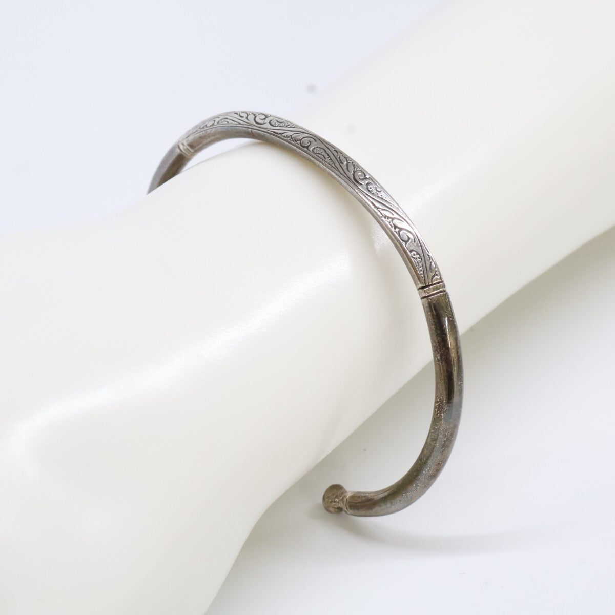 Suman Dhakhwa スーマンダックワ SD-B58 925 Square Leaf Carving Cuff