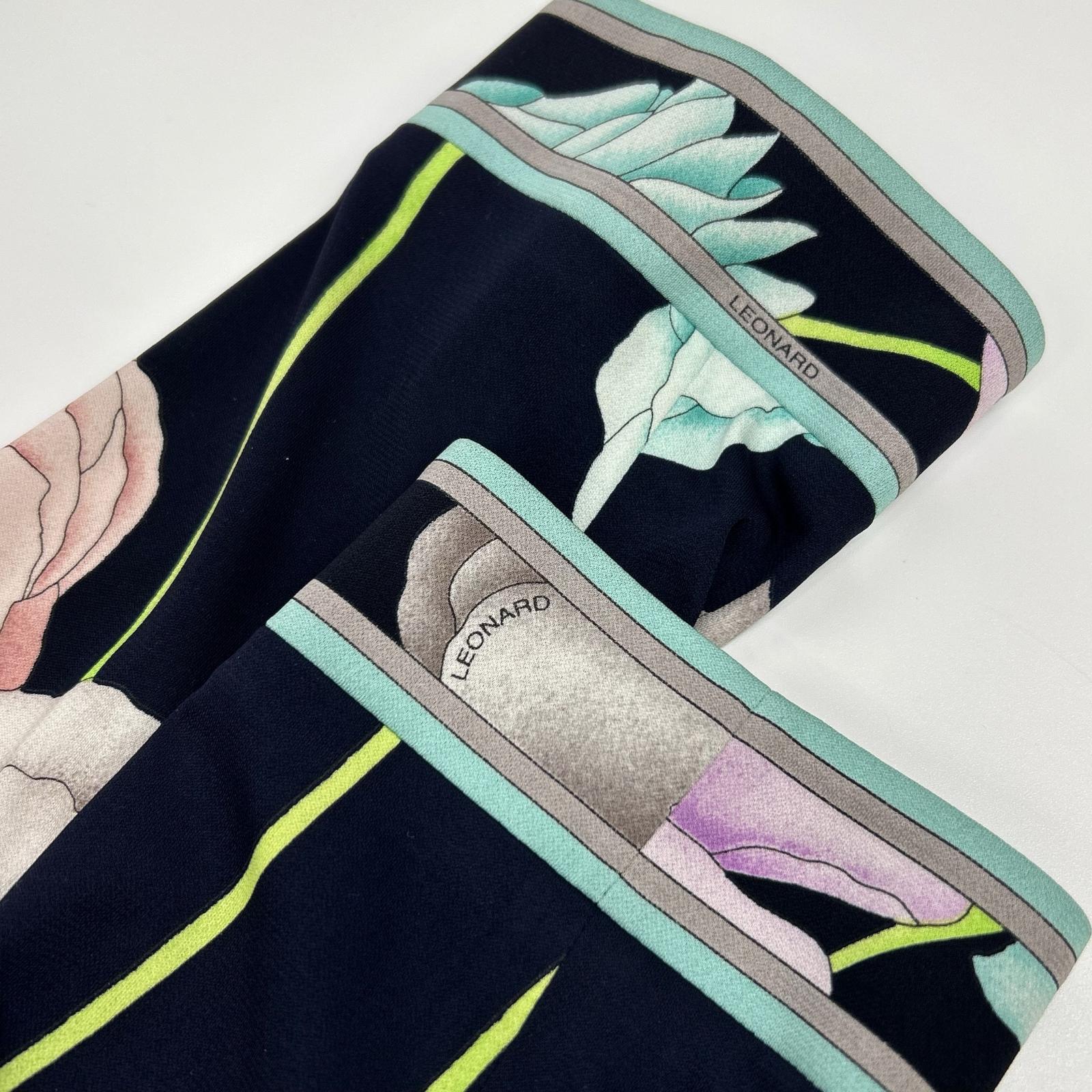 LEONARD レオナール 【FASHION】ネイビー カンカン素材 花柄総柄 トップス