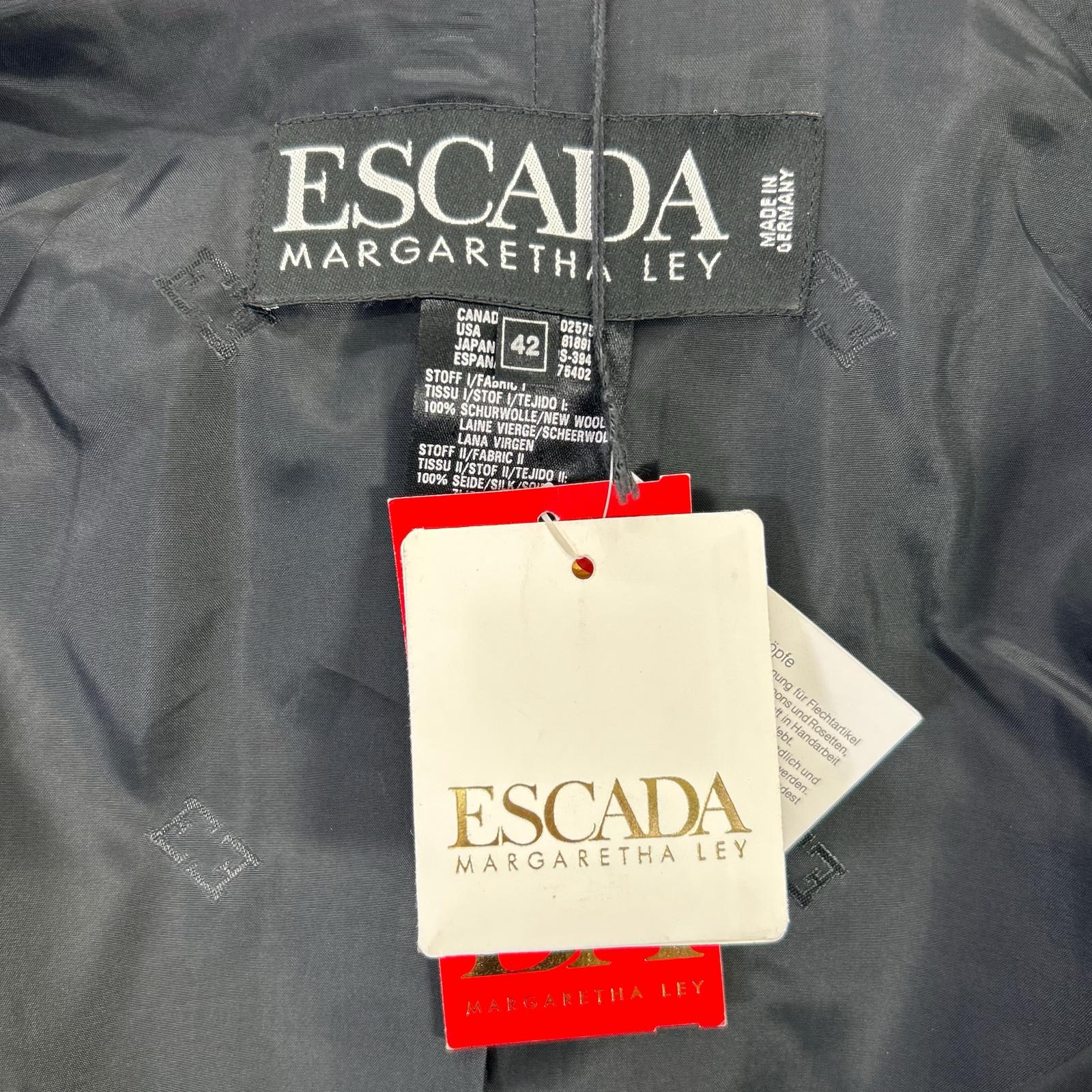 ESCADA エスカーダ ブラック 金ボタン ダブル デザインジャケット ジャケット