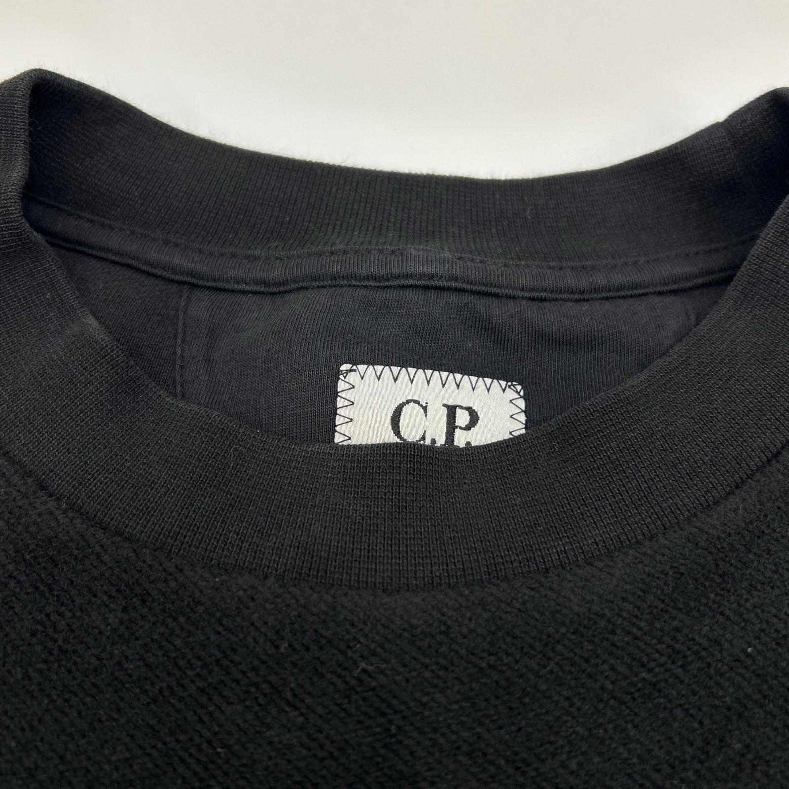 C.P.COMPANY シーピーカンパニー 19CMSS249A　25AW ブラック 裏起毛クルーネックスウェットシャツ トップス