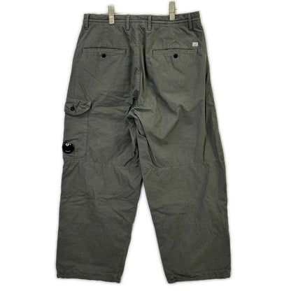 C.P.COMPANY シーピーカンパニー 9CMPA065A カーキ CARGO PT IN MICROPEPS PEACHED ボトムス