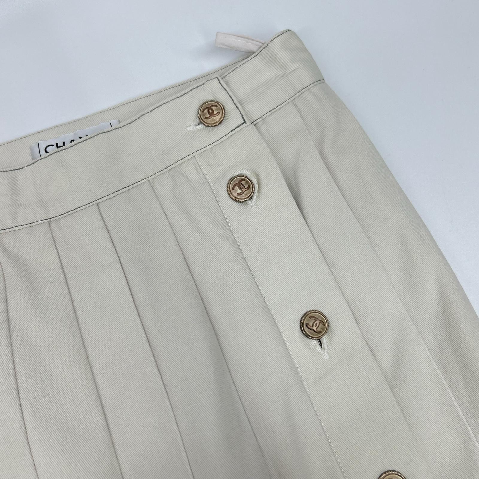 CHANEL Shaneru Domestic Authentic P20361V11926 Made in 2003 Coco-Button Cotton Pleated Skirt Skirt